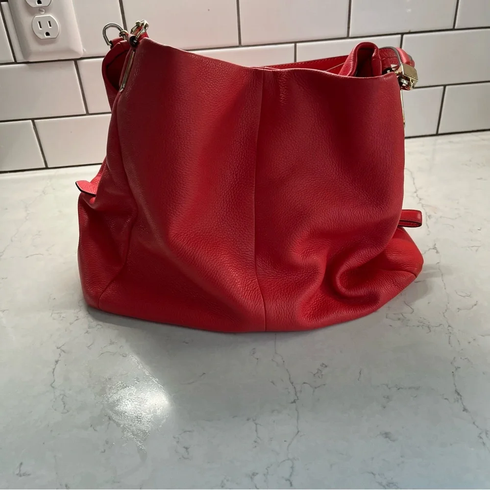 Cute COACH purse. Used very little. - Picture 2 of 9